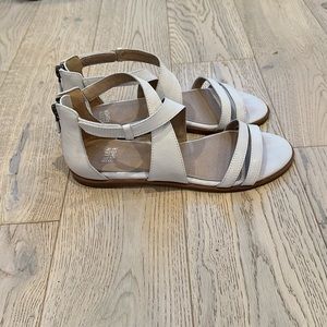 EUC Eileen Fisher CiCi Sandals in Chalk Size 7